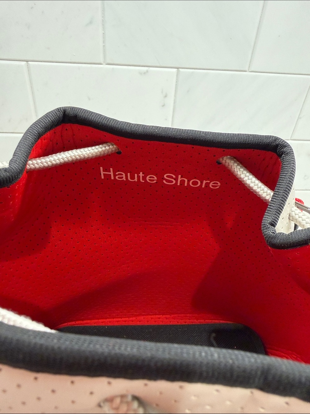 Haute Shore Neoprene Zoe Bucket Bag - Picture 4 of 5